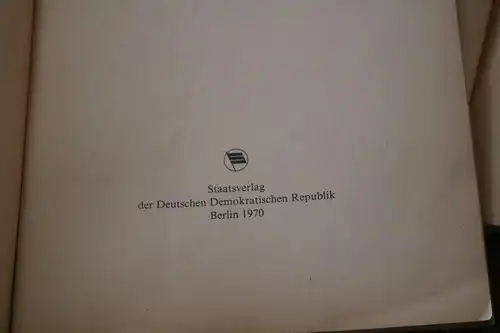 zwei alte Hefte Verfassung der DDR  1970