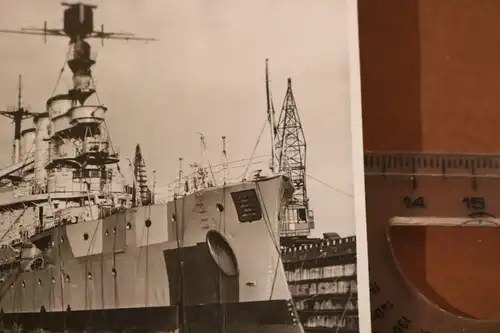 altes Foto - Kriegssschiff im Trockendock Kiel - SMS Hessen ? 1. Weltkrieg ?