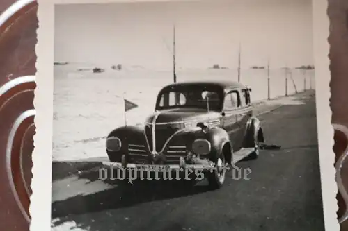 tolles altes Foto Beutefahrzeug der Wehrmacht Dodge Sedan 1939  1941