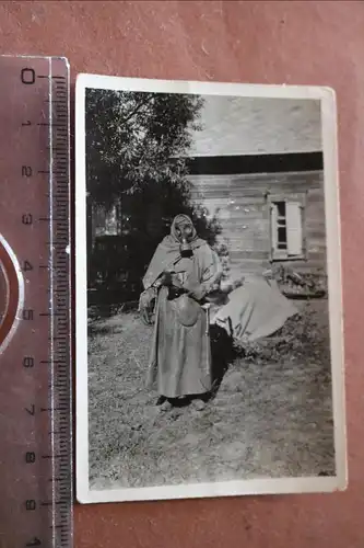 tolles altes Foto - Soldat vermummt mit Gasmaske 