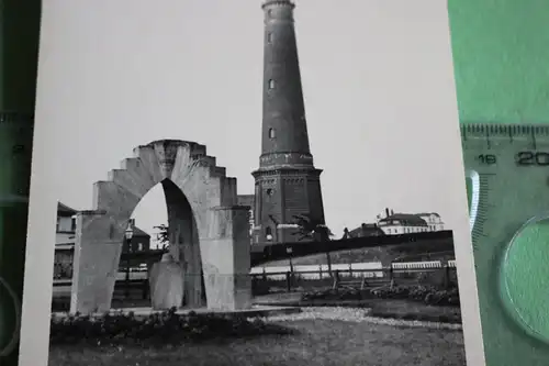 tolles altes Foto - Borkum  Kriegerdenkmal und neuem Leuchtturm