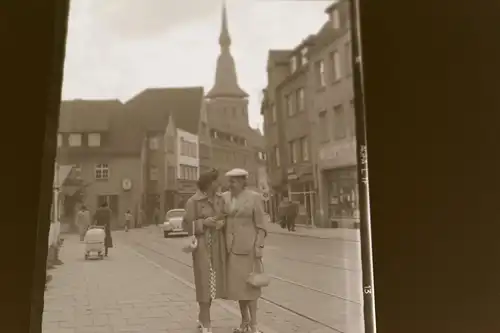 tolles altes Negativ - zwei Damen in Stadt - Osnabrück  Kobe & Hopfer Geschäft