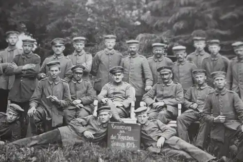 tolles altes Gruppenfoto  Soldaten  Erinnerung an die Vogesen Feldzug 1917