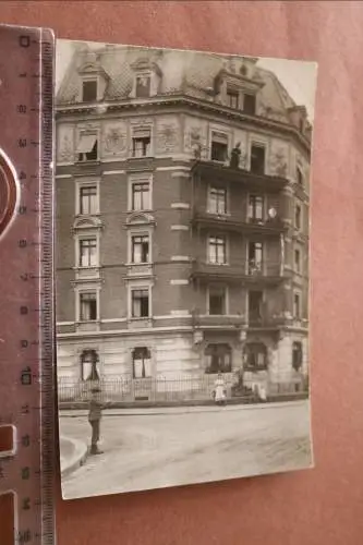 tolles altes Foto - Gebäude Eckhaus - Ort ??? 20-30er Jahre ?