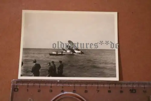 altes Foto - gekentertes Wasserflugzeug D-2540 ?? - 30er Jahre ?? Marke ?