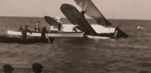 altes Foto - gekentertes Wasserflugzeug D-2540 ?? - 30er Jahre ?? Marke ?