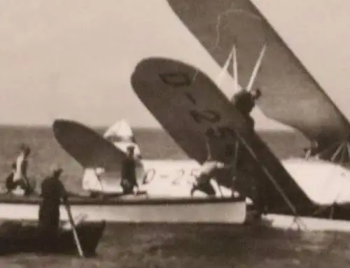 altes Foto - gekentertes Wasserflugzeug D-2540 ?? - 30er Jahre ?? Marke ?