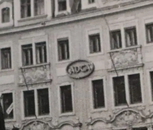 tolles altes Foto - Leipzig Siegesdenkmal , Geschäfte 30-40er Jahre ?