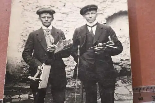 tolles altes Foto - zwei Männer Brüder - Handwerker - Maurer ? 1914