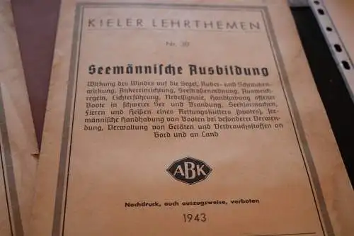zwei alte Hefte - Kieler Lehrthemen Seemännische Ausbildung 1943 Nr. 30 u. 31