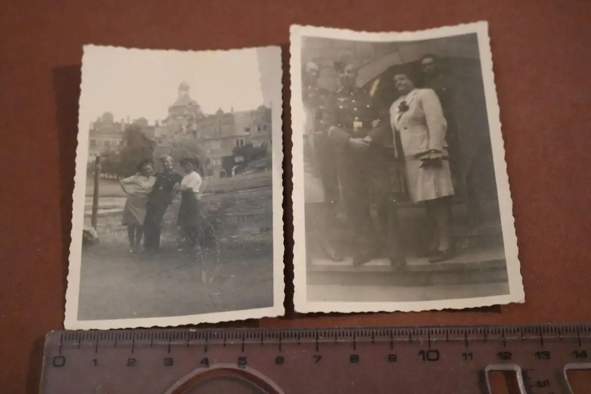 zwei alte Fotos - junger Soldat mit Ärmelband - ......schule ??? 