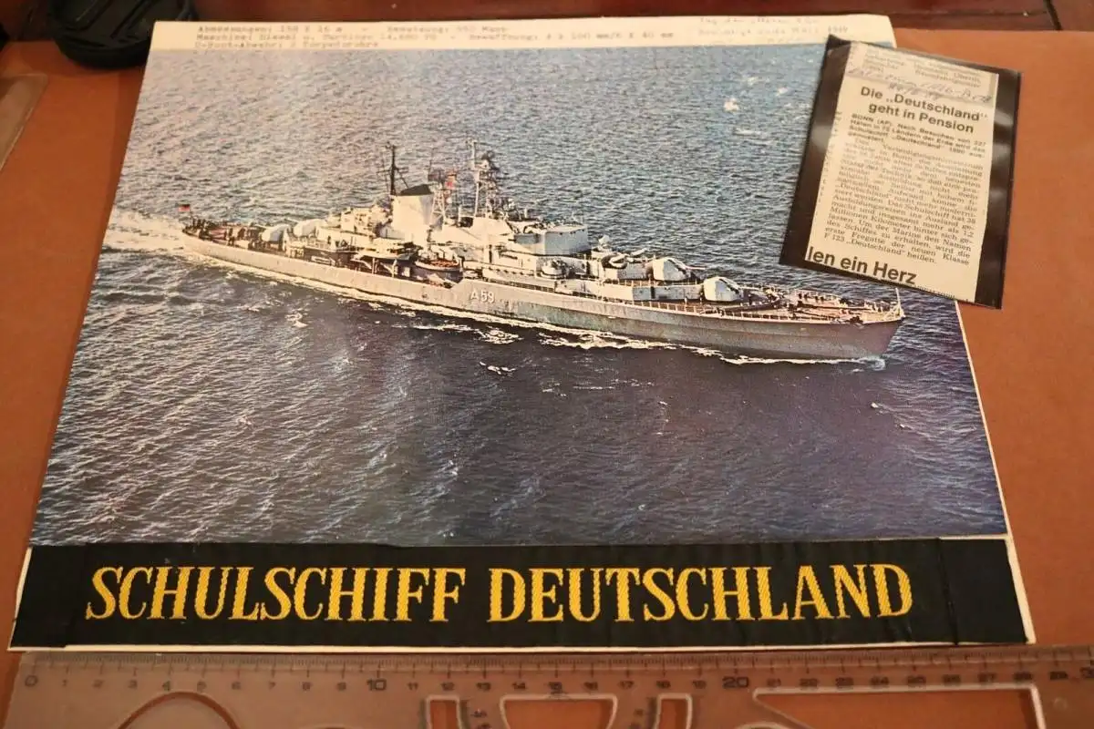tolles altes Bild und Mützenband Schulschiff Detuschland A59
