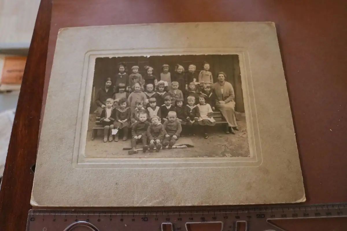 tolles altes Foto auf Pappe - Kindergarten ?? Kinder - 1910-20 ???