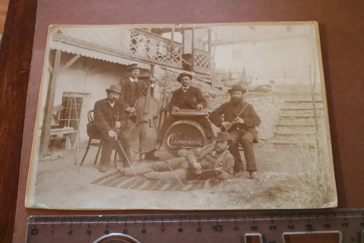 tolles altes Foto auf Pappe - Musikorchester Curmusik - Sexten Südtirol 1900-20