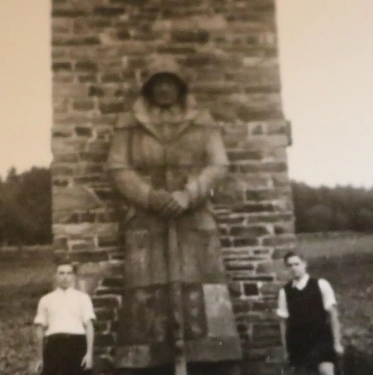 altes Foto - Kriegerdenkmal - Wuppertal ???  30-50er Jahre ?