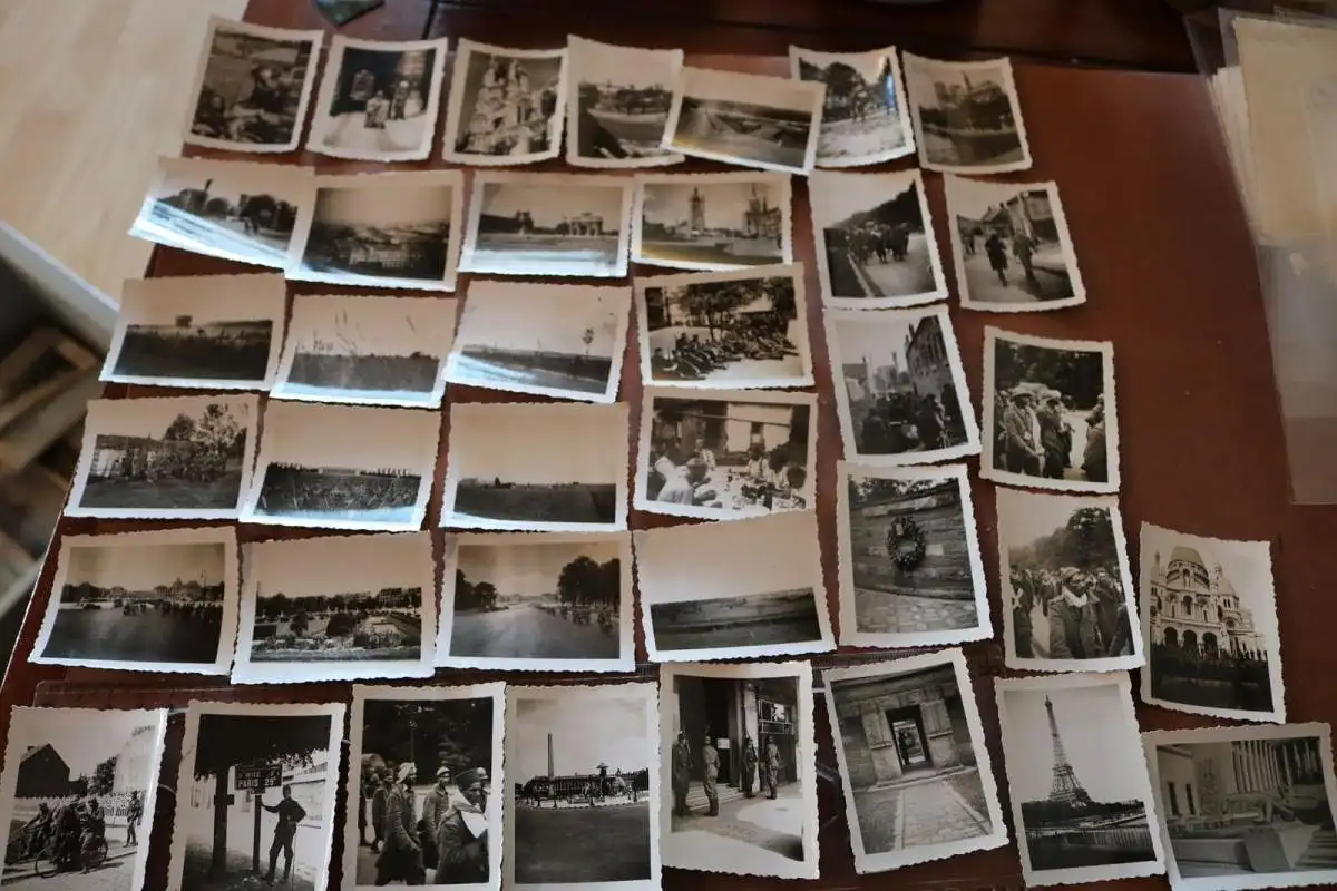 38 alte Fotos - Soldaten - frz. Gefangene - Paris - Frankreich 