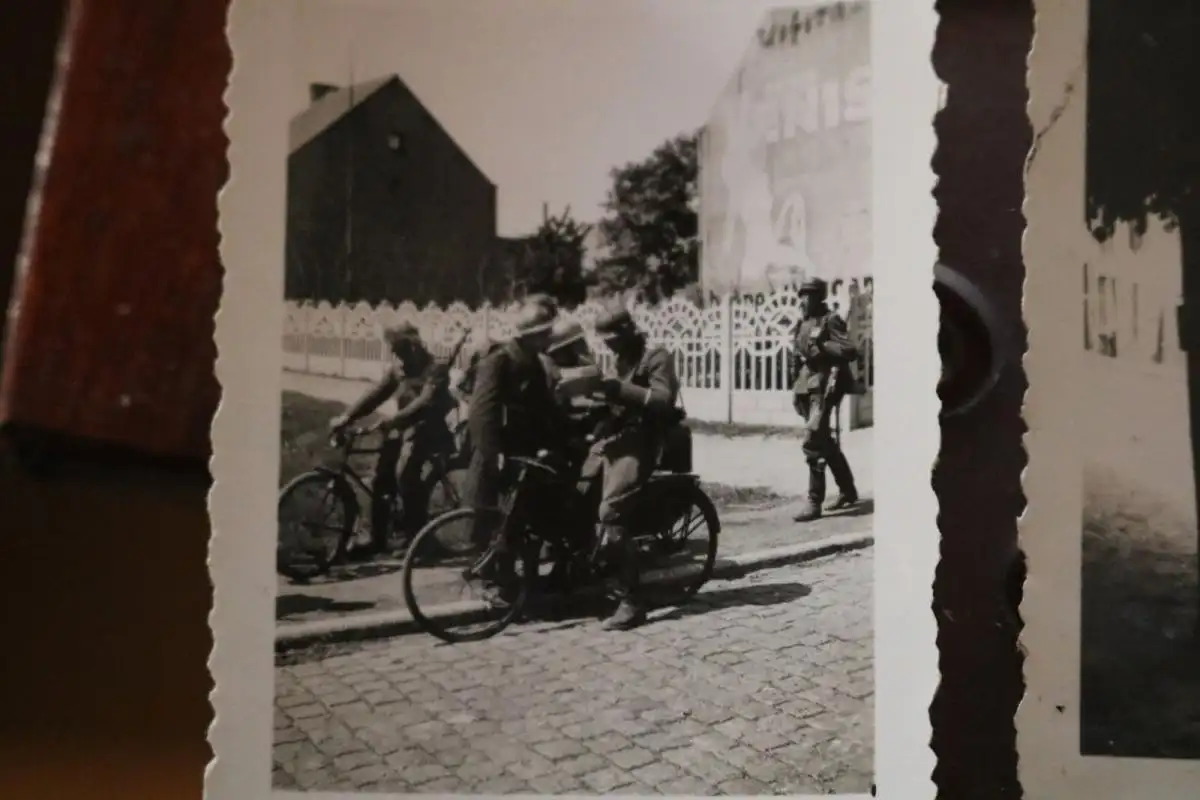 38 alte Fotos - Soldaten - frz. Gefangene - Paris - Frankreich