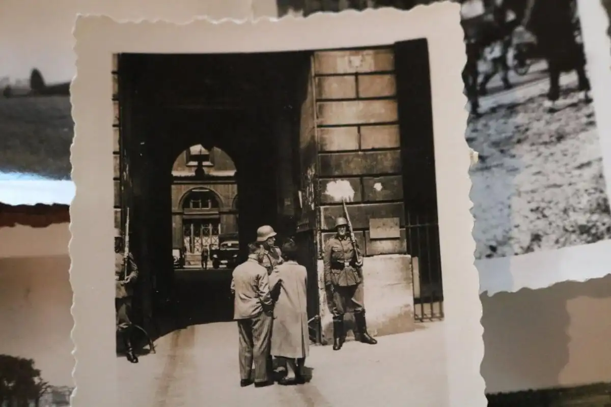 38 alte Fotos - Soldaten - frz. Gefangene - Paris - Frankreich 