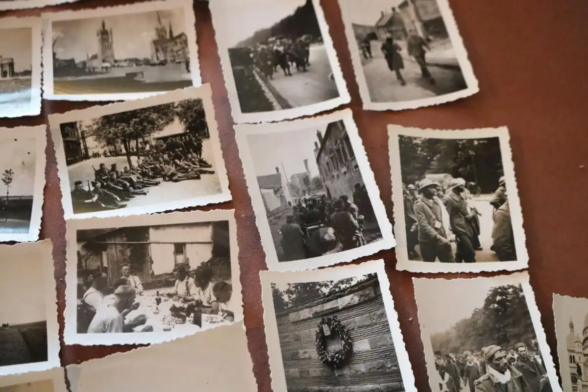 38 alte Fotos - Soldaten - frz. Gefangene - Paris - Frankreich 
