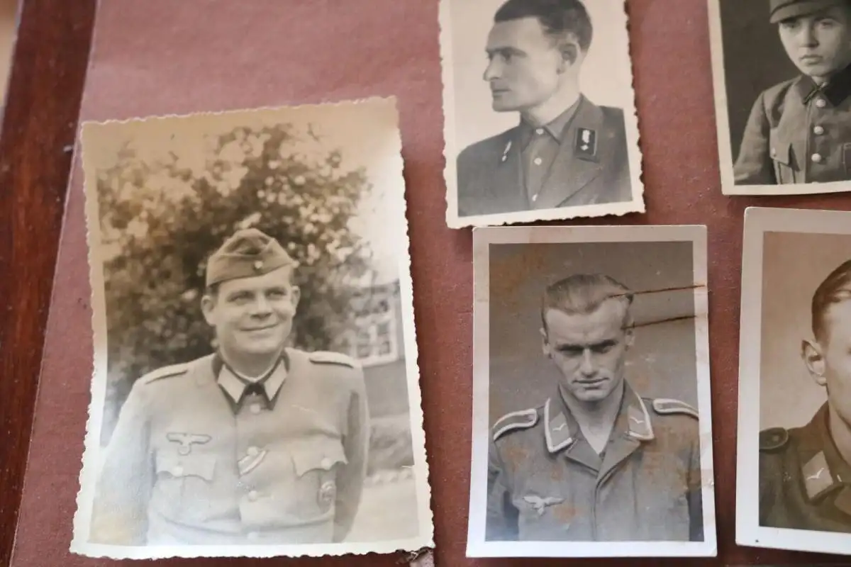 sechs altes Fotos - Portraits Soldaten für Ausweise ???