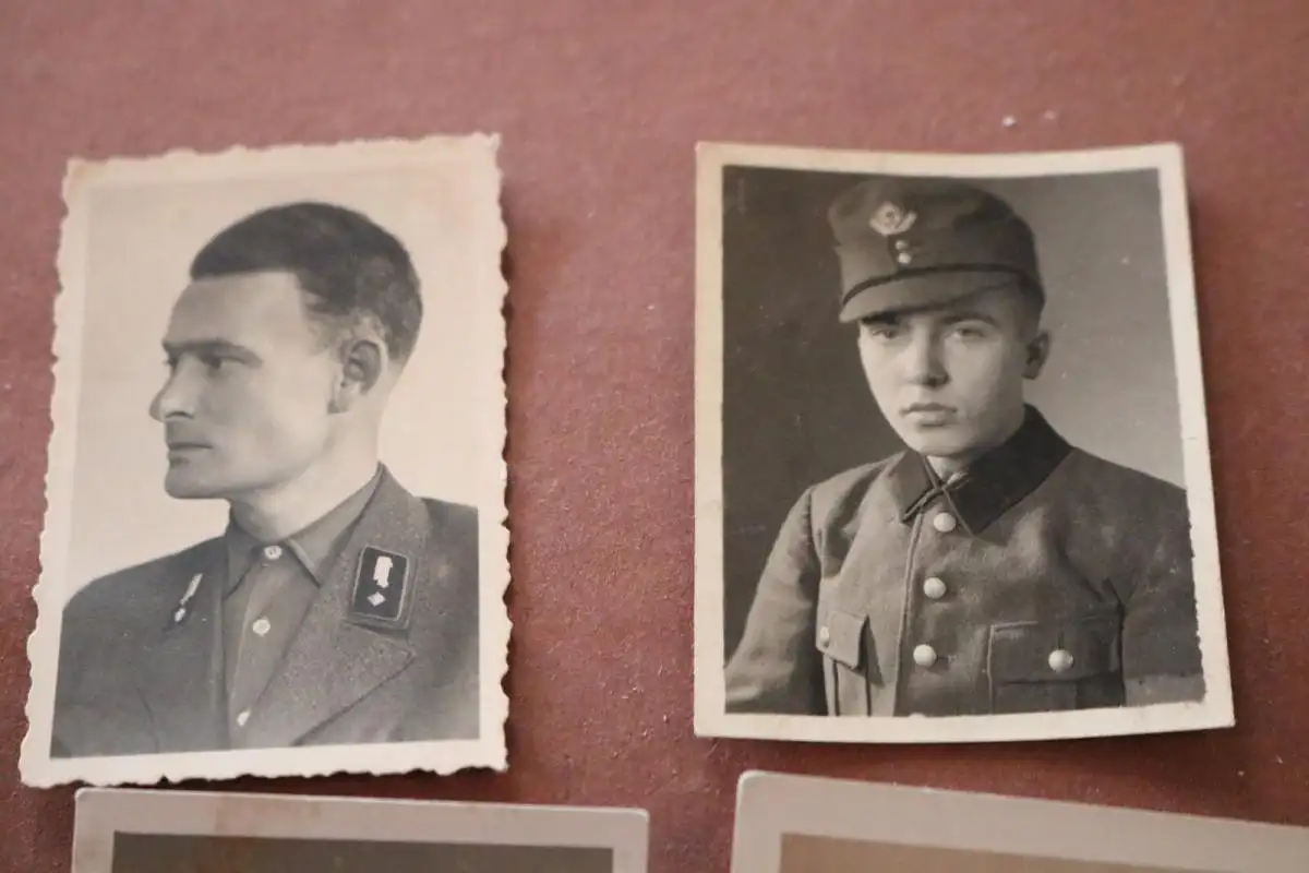 sechs altes Fotos - Portraits Soldaten für Ausweise ???