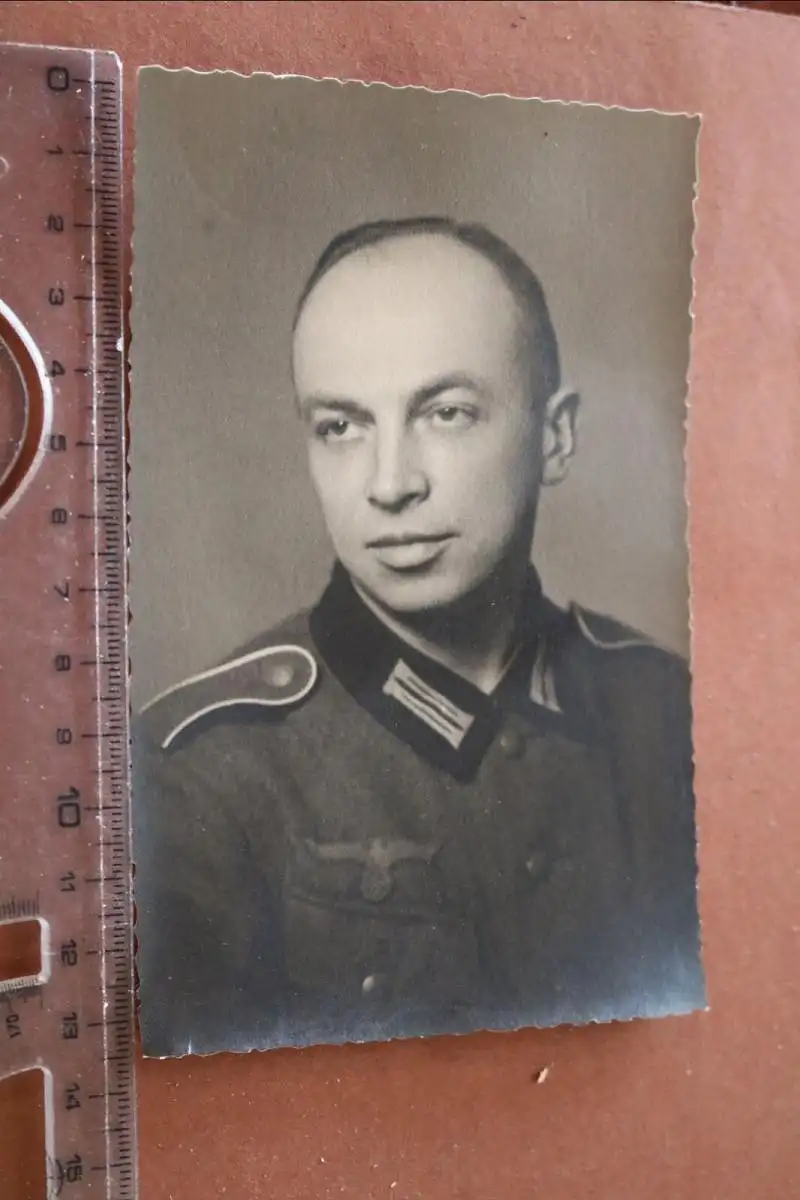 tolles altes Foto - Portrait eines Soldaten aufgenommen in Brüssel