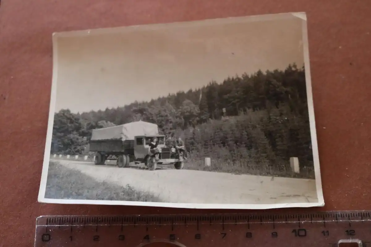 tolles altes Foto - LKW mit Auflieger - 20-30er Jahre - Ort ?