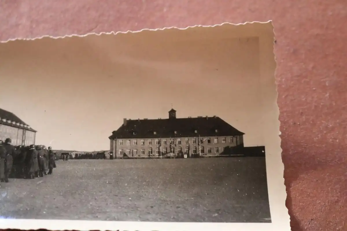 tolles altes Foto - mir unbekanntes Kasernengelände 