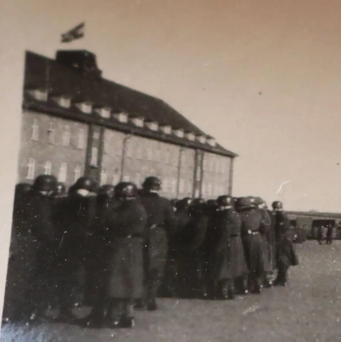 tolles altes Foto - mir unbekanntes Kasernengelände 