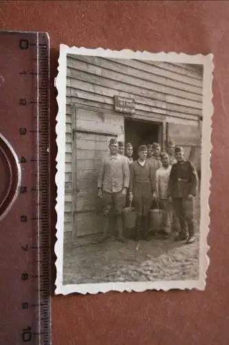 tolles altes Foto - Soldaten Kavallerie ?? Nachschub ?? Barackenstall 