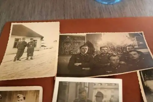 sechs tolle alte Fotos - vers Gruppen Soldaten