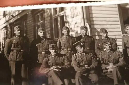 sechs tolle alte Fotos - vers Gruppen Soldaten 