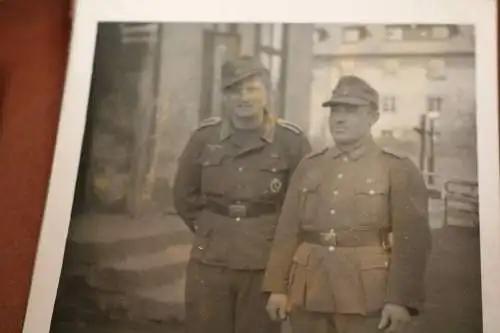 sechs tolle alte Fotos - vers Gruppen Soldaten