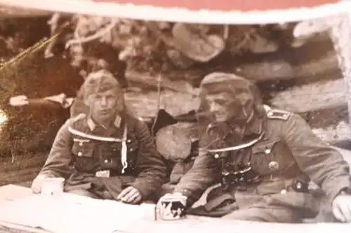 tolles altes Foto - zwei Soldaten mit Mückennetzen - Finnland 1942