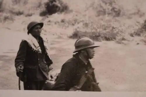 tolles altes Foto  gefangene chinesische Heckenschützen - St. Omer Frankreich