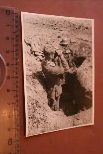 tolles altes Foto - Soldat im Schützengraben Vorposten Kessel von Charkow