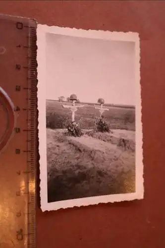 altes Foto zwei Soldatengräber im Wald von Tarasovka ???? oder so ähnlich 