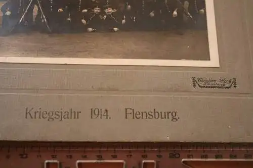 tolles altes Gruppenfoto - 10. Rekruten-Korporalschaft E./86 - Flensburg 1914