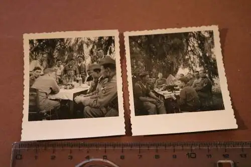 zwei tolle alte Fotos - Gruppe Soldaten beim Gespräch - Boi de Loy ????