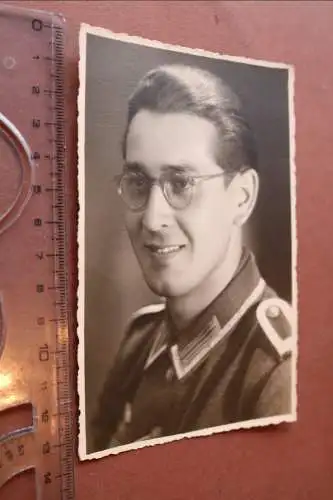 tolles altes Portrait eines Soldaten  - 1944