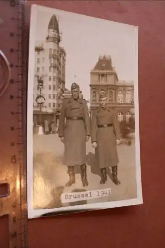 altes Foto zwei Soldaten Flakabteilung in Brüssel 1941