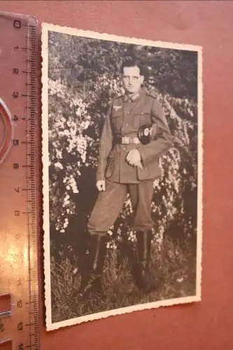 tolles altes Portrait eines Soldaten mit Schirmmütze  1938