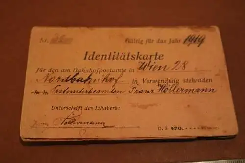 tolles altes CDV Foto  als Identitätskarte Bahnhofpostamt Wien 28 1919