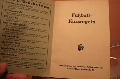 zwei tolle alte Hefte Fußballregeln Ausgabe 1955 und 56 DFB
