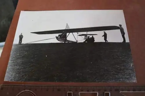 altes großes Foto - Soldaten beim Segelfliegen - Repro