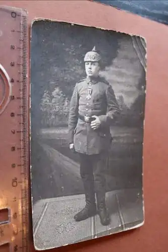 Altes Foto - Portrait eines Soldaten Inf.Regt. 240 ? Pickelhaube, EK II Verleihu