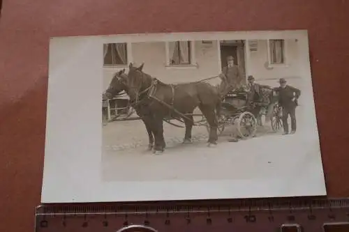 tolles altes Foto - Pferdekutsche vor Studenten-Herberge in Freiburg i. B.