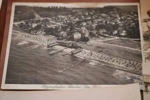 acht tolle alte Fotos Badegäste  und Ansichtskarte Ostsee Berg-Dievenow Pommern