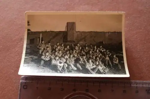 tolles altes Foto -Mannschaftsfoto - Matrosen in Ölzeug 