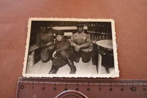 altes Foto - drei russische Soldaten ??  Orden - 40er Jahre ?